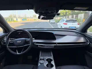 Cadillac XT5 2026 купить из Китая, цена 4 959 000 ₽ — Suifenhe Auto