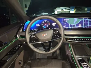 Cadillac XT5 2025 купить из Китая, цена 5 851 000 ₽ — Suifenhe Auto