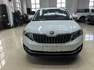 Skoda Kamiq 2023 купить из Китая, цена 1 823 000 ₽ — Suifenhe Auto