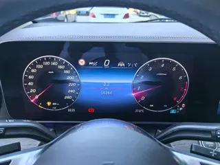Mercedes-Benz V 2024 купить из Китая, цена 9 271 000 ₽ — Suifenhe Auto