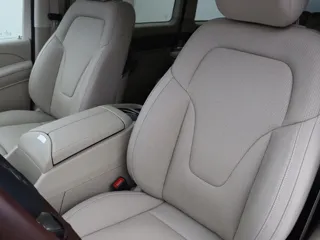 Mercedes-Benz V 2024 купить из Китая, цена 7 682 000 ₽ — Suifenhe Auto