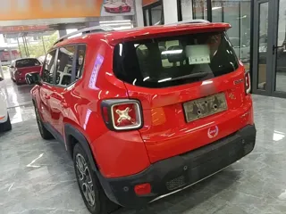 Jeep Renegade 2018 купить из Китая, цена 1 234 000 ₽ — Suifenhe Auto