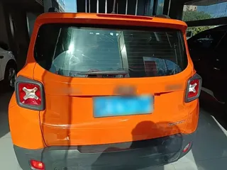 Jeep Renegade 2018 купить из Китая, цена 1 096 000 ₽ — Suifenhe Auto