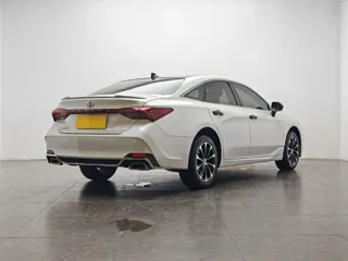 Toyota Avalon 2024 купить из Китая, цена 5 806 000 ₽ — Suifenhe Auto