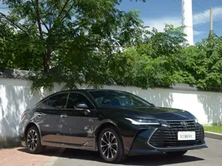 Toyota Avalon 2024 купить из Китая, цена 3 918 000 ₽ — Suifenhe Auto