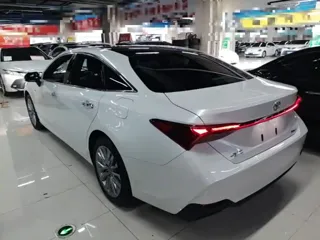 Toyota Avalon 2024 купить из Китая, цена 4 175 000 ₽ — Suifenhe Auto