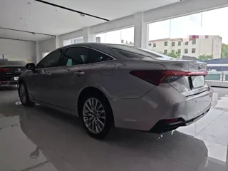 Toyota Avalon 2024 купить из Китая, цена 4 186 000 ₽ — Suifenhe Auto