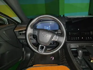 Toyota Avalon 2024 купить из Китая, цена 4 212 000 ₽ — Suifenhe Auto