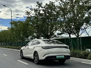 BYD 07 DM-i 2025 купить из Китая, цена 4 096 000 ₽ — Suifenhe Auto