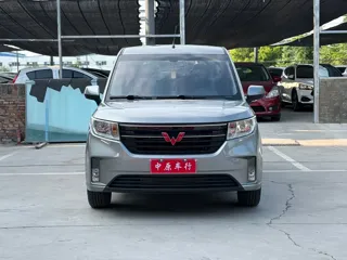 Wuling Hongguang PLUS 2019 купить из Китая, цена 1 147 000 ₽ — Suifenhe Auto
