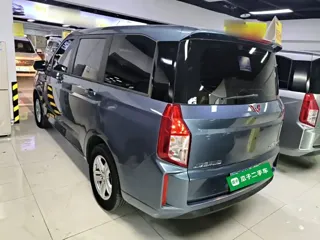 Wuling Hongguang PLUS 2020 купить из Китая, цена 1 300 000 ₽ — Suifenhe Auto