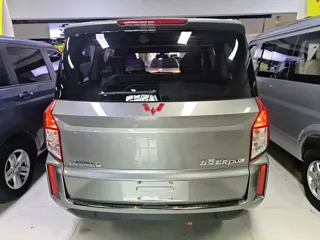 Wuling Hongguang PLUS 2019 купить из Китая, цена 1 297 000 ₽ — Suifenhe Auto