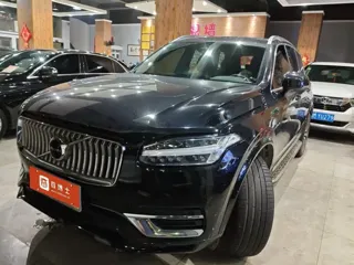 Volvo XC90 2025