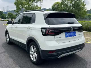 Volkswagen T-Cross 2019 купить из Китая, цена 1 344 000 ₽ — Suifenhe Auto