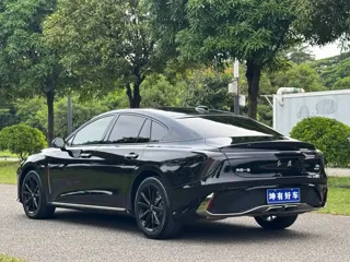 Hongqi H6 2024 купить из Китая, цена 3 517 000 ₽ — Suifenhe Auto