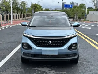 Baojun RM-5 2019 купить из Китая, цена 1 079 000 ₽ — Suifenhe Auto