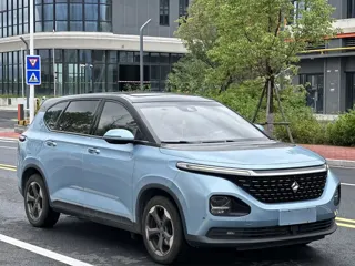 Baojun RM-5 2019 купить из Китая, цена 1 079 000 ₽ — Suifenhe Auto