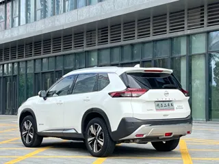 Nissan X-Trail 2024 купить из Китая, цена 4 226 000 ₽ — Suifenhe Auto
