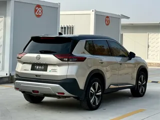 Nissan X-Trail 2023 купить из Китая, цена 5 511 000 ₽ — Suifenhe Auto