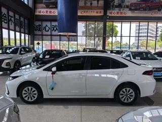 Toyota Corolla 2023 купить из Китая, цена 1 592 000 ₽ — Suifenhe Auto