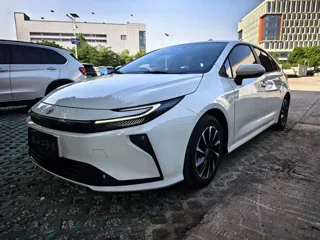 Toyota Corolla 2026 купить из Китая, цена 1 667 000 ₽ — Suifenhe Auto