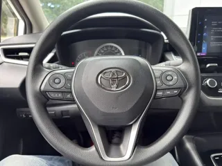 Toyota Corolla 2023 купить из Китая, цена 1 821 000 ₽ — Suifenhe Auto