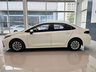 Toyota Corolla 2023 купить из Китая, цена 1 344 000 ₽ — Suifenhe Auto