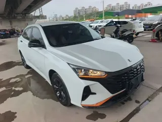 Dongfeng Aeolus Yixuan 2022 купить из Китая, цена 1 006 000 ₽ — Suifenhe Auto