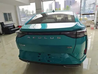 Dongfeng Aeolus Yixuan 2019 купить из Китая, цена 1 108 000 ₽ — Suifenhe Auto