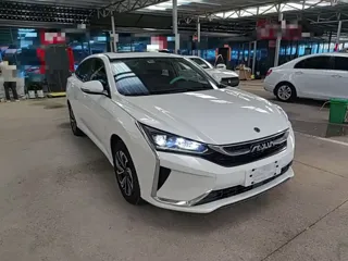 Dongfeng Aeolus Yixuan 2022 купить из Китая, цена 1 008 000 ₽ — Suifenhe Auto