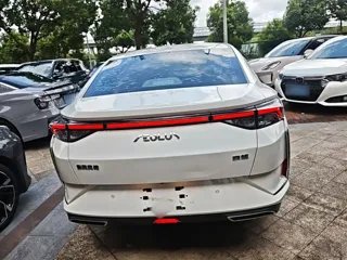 Dongfeng Aeolus Yixuan 2022 купить из Китая, цена 1 042 000 ₽ — Suifenhe Auto