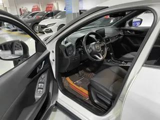 Mazda CX-4 2020 купить из Китая, цена 2 087 000 ₽ — Suifenhe Auto