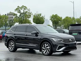Volkswagen Tiguan L 2023 купить из Китая, цена 2 248 000 ₽ — Suifenhe Auto