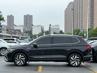 Volkswagen Tiguan L 2023 купить из Китая, цена 2 248 000 ₽ — Suifenhe Auto