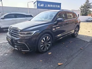 Volkswagen Tiguan L 2024 купить из Китая, цена 3 398 000 ₽ — Suifenhe Auto