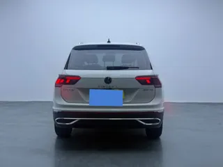 Volkswagen Tiguan L 2024 купить из Китая, цена 3 371 000 ₽ — Suifenhe Auto