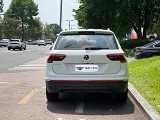 Volkswagen Tiguan L 2025 купить из Китая, цена 3 548 000 ₽ — Suifenhe Auto