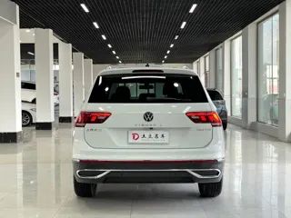 Volkswagen Tiguan L 2023 купить из Китая, цена 2 756 000 ₽ — Suifenhe Auto