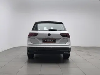 Volkswagen Tiguan L 2024 купить из Китая, цена 3 198 000 ₽ — Suifenhe Auto