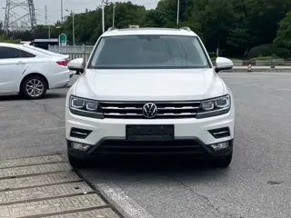 Volkswagen Tiguan L 2021 купить из Китая, цена 1 681 000 ₽ — Suifenhe Auto