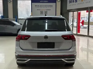 Volkswagen Tiguan L 2023 купить из Китая, цена 2 769 000 ₽ — Suifenhe Auto