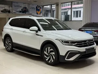 Volkswagen Tiguan L 2023 купить из Китая, цена 2 769 000 ₽ — Suifenhe Auto