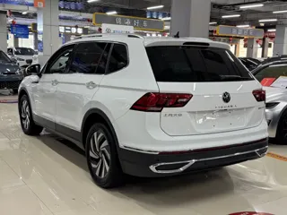 Volkswagen Tiguan L 2023 купить из Китая, цена 2 717 000 ₽ — Suifenhe Auto