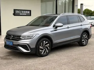 Volkswagen Tiguan L 2023 купить из Китая, цена 2 706 000 ₽ — Suifenhe Auto
