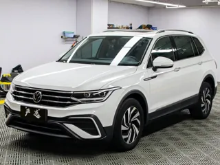 Volkswagen Tiguan L 2023 купить из Китая, цена 2 628 000 ₽ — Suifenhe Auto