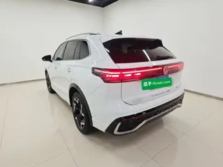 Volkswagen Tiguan L 2024 купить из Китая, цена 4 150 000 ₽ — Suifenhe Auto