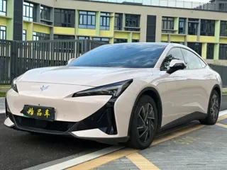 ARCFOX S 2025 купить из Китая, цена 3 332 000 ₽ — Suifenhe Auto