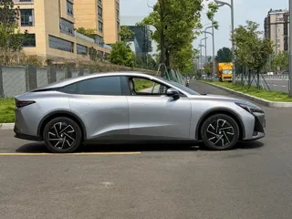 ARCFOX S 2025 купить из Китая, цена 3 423 000 ₽ — Suifenhe Auto