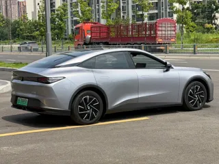 ARCFOX S 2025 купить из Китая, цена 3 423 000 ₽ — Suifenhe Auto