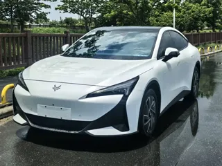 ARCFOX S 2025 купить из Китая, цена 3 241 000 ₽ — Suifenhe Auto